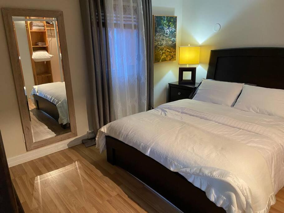 Adorable 2-Bedroom Guesthouse With Free Parking Victoria Exterior foto
